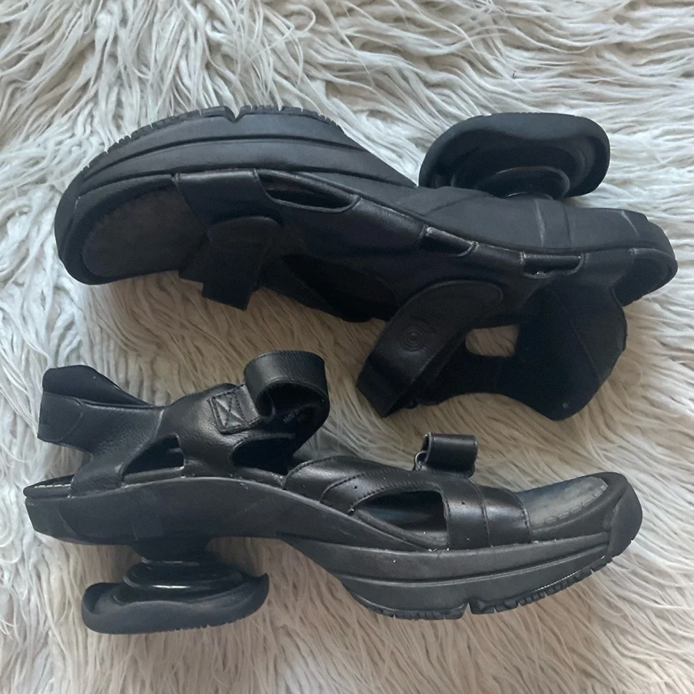 Z-Coil Sidewinder Pain Relief Black Leather Open Toe Spring Heel Sandal Size 14